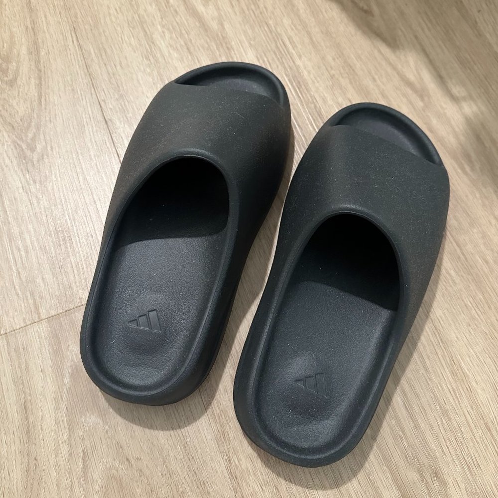Adidas Yeezy Slides